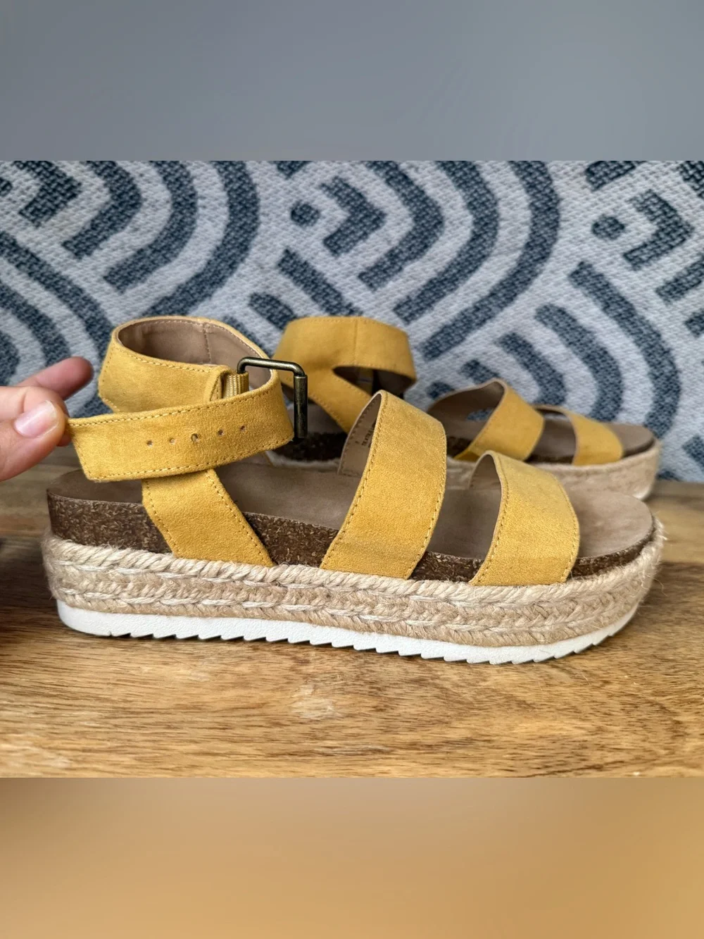 Platform Sandals / 7